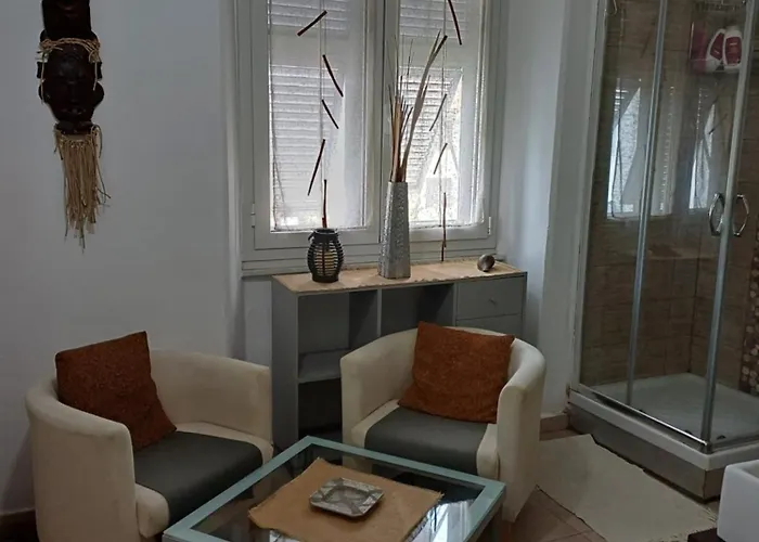 Marina's House Couette-café *